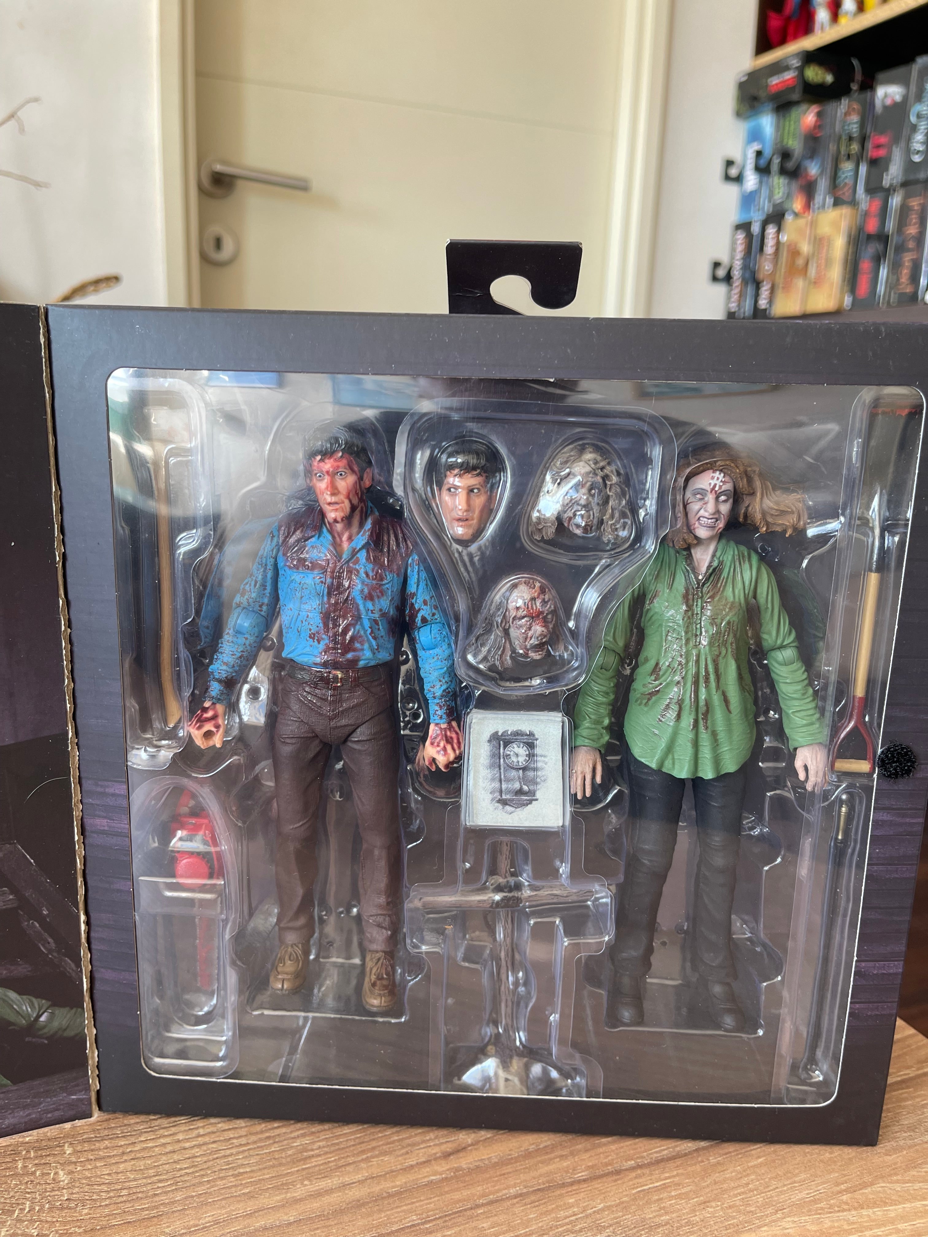 Neca – Ultimate Bloody Ash &amp; Cheryl Williams – Evil Dead 7"