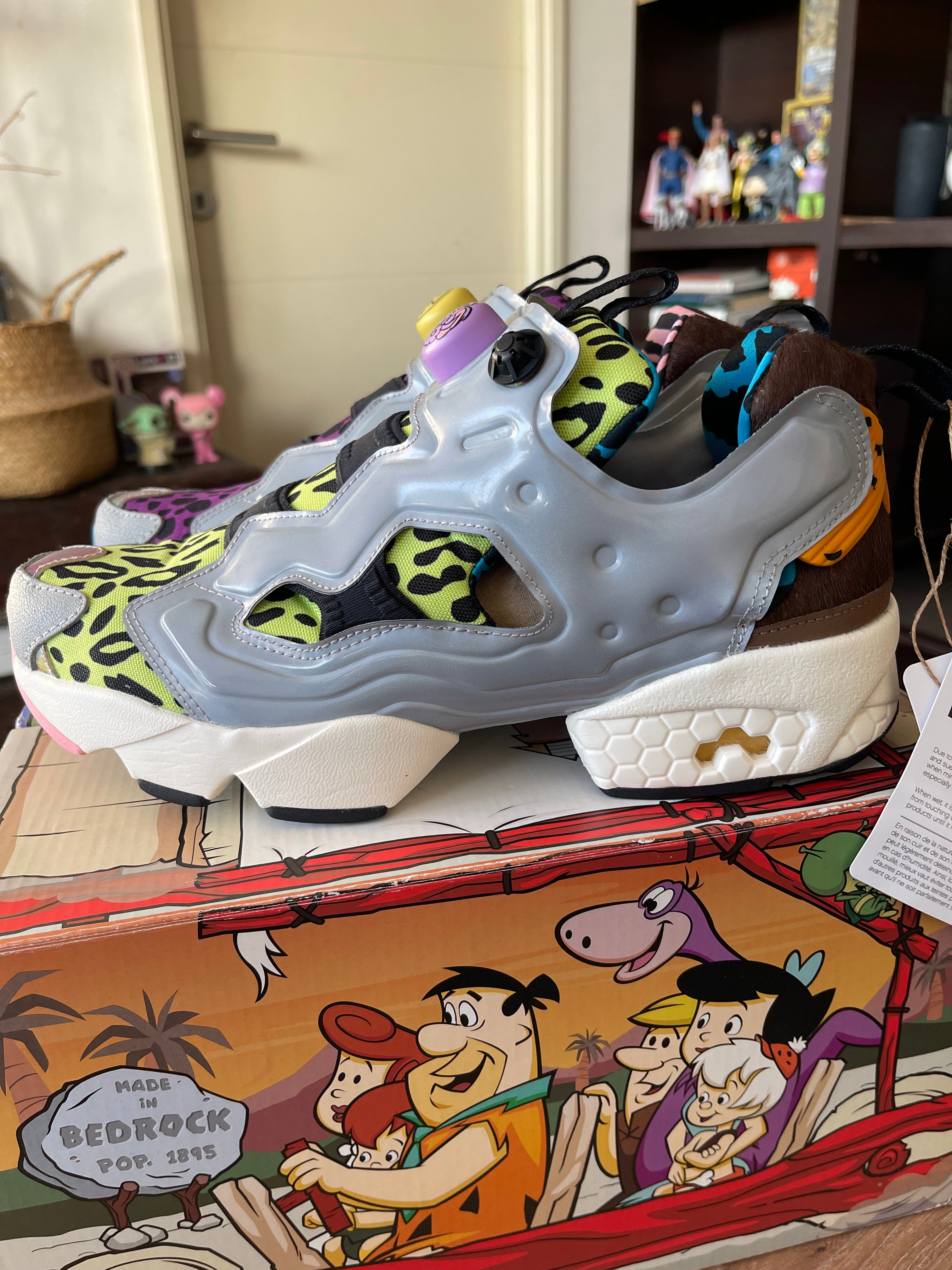 REEBOK INSTAPUMP FURY 94 Colaboración the JETSONS & FLINTSTONES