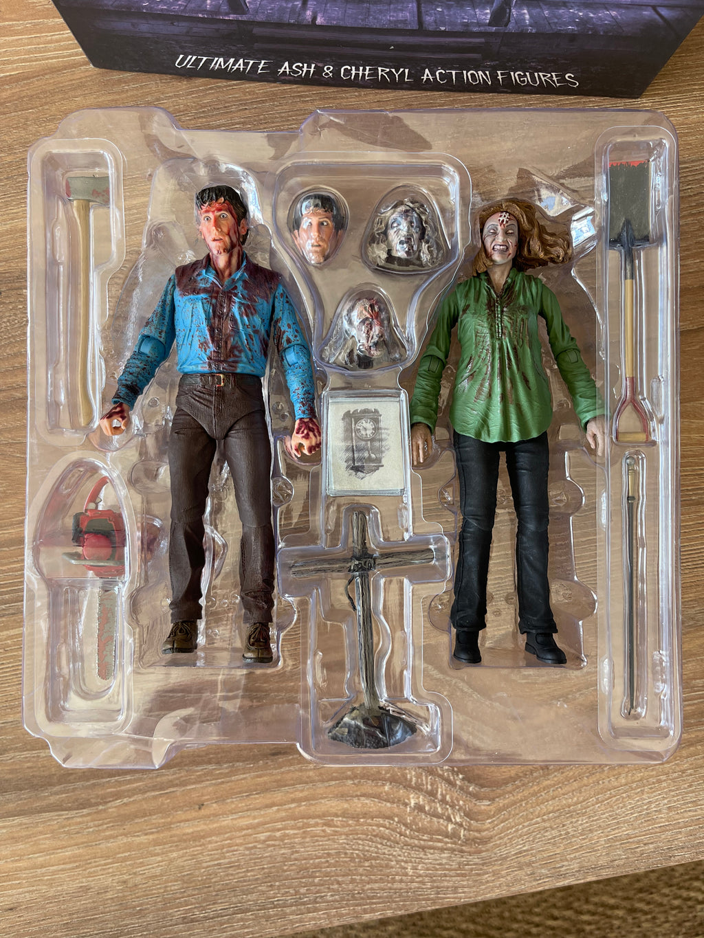 Neca – Ultimate Bloody Ash &amp; Cheryl Williams – Evil Dead 7"