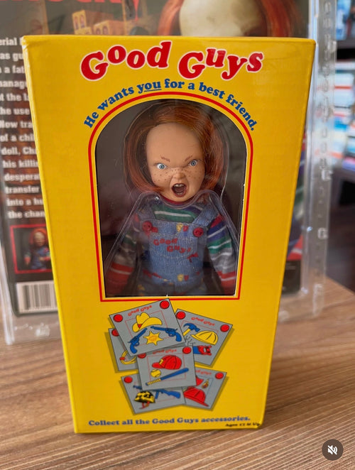 Chucky muñeco NECA Retro Cloth 8" con cuchillo