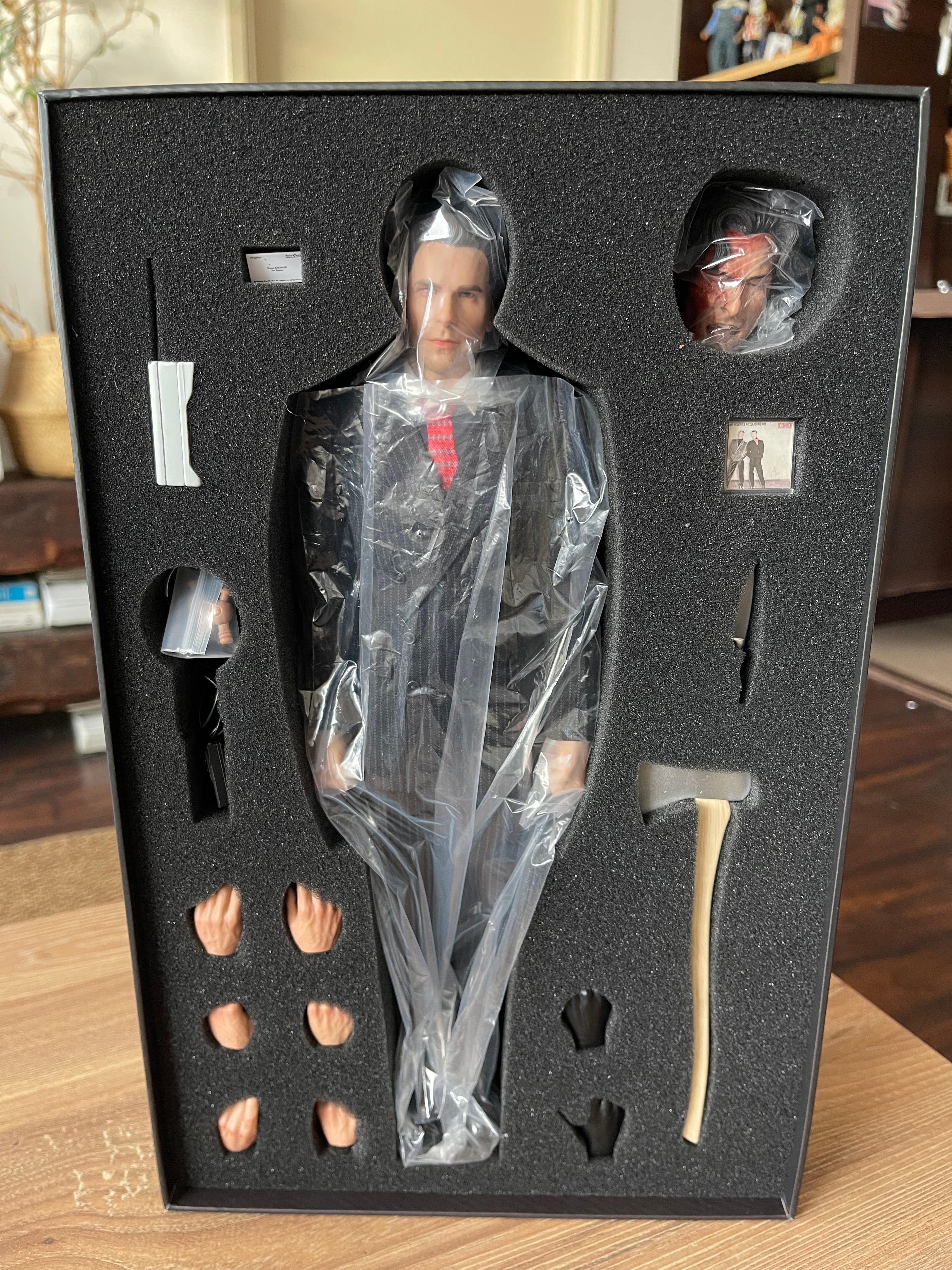 Patrick Bateman - American Psycho Película lanzada el año 2000 
| Iconiq Studios | Escala 1/6