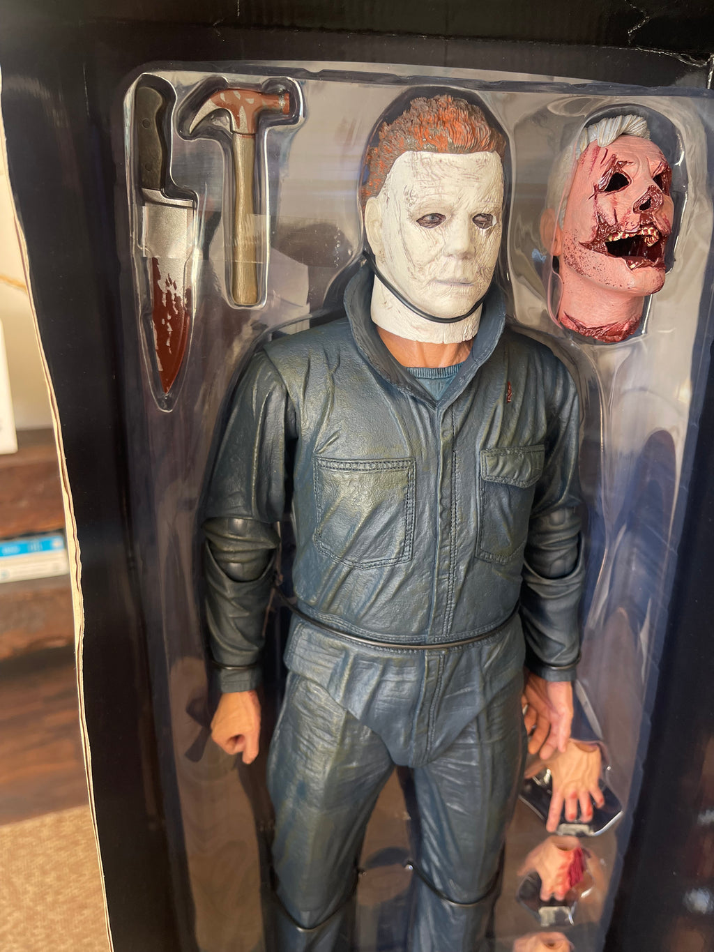 Michael Myers Neca Escala 1/4 (Halloween 2018) 18’ pulgadas de puro terror (más de 22 puntos de articulación)