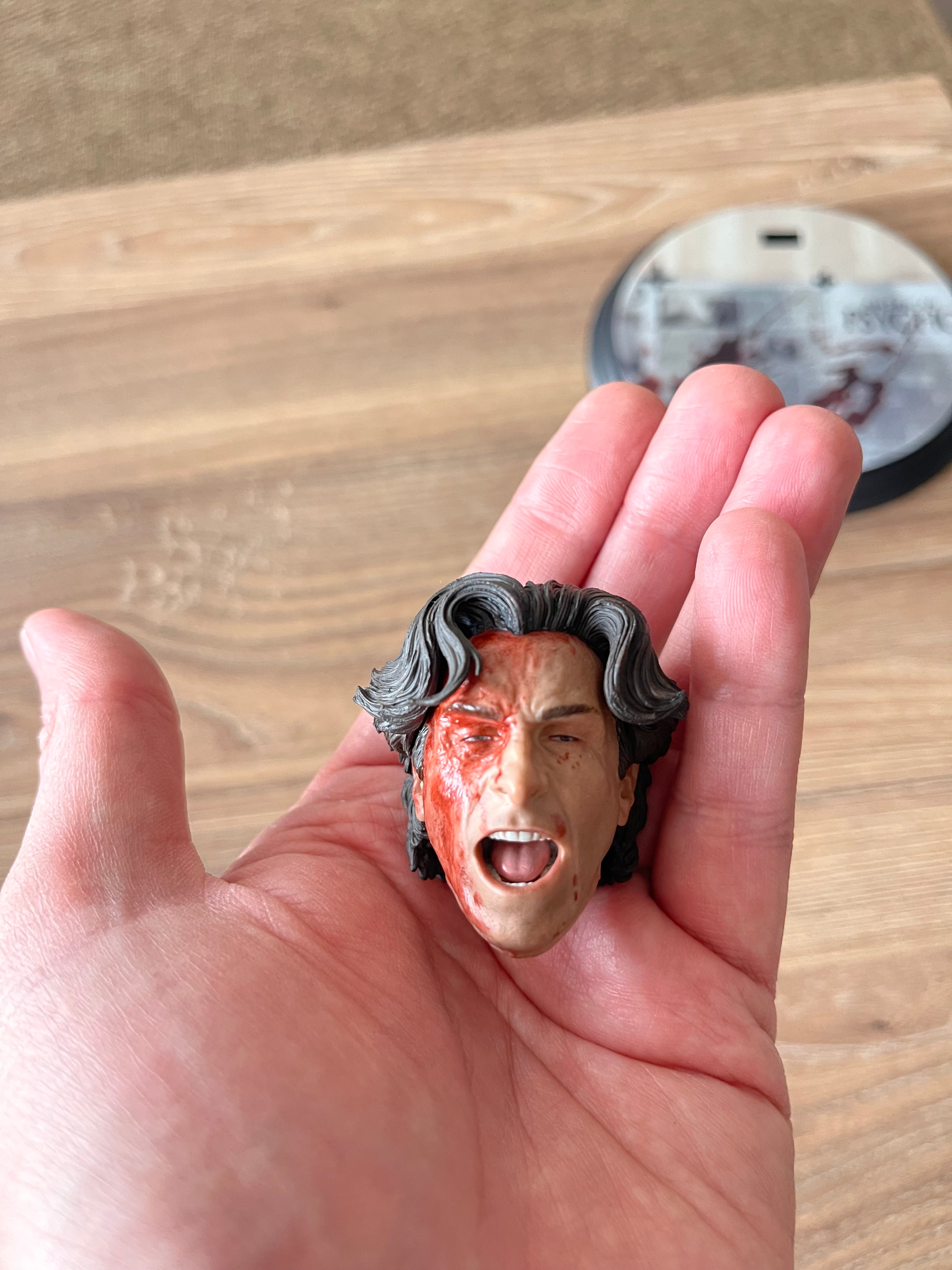 Patrick Bateman - American Psycho Película lanzada el año 2000 
| Iconiq Studios | Escala 1/6