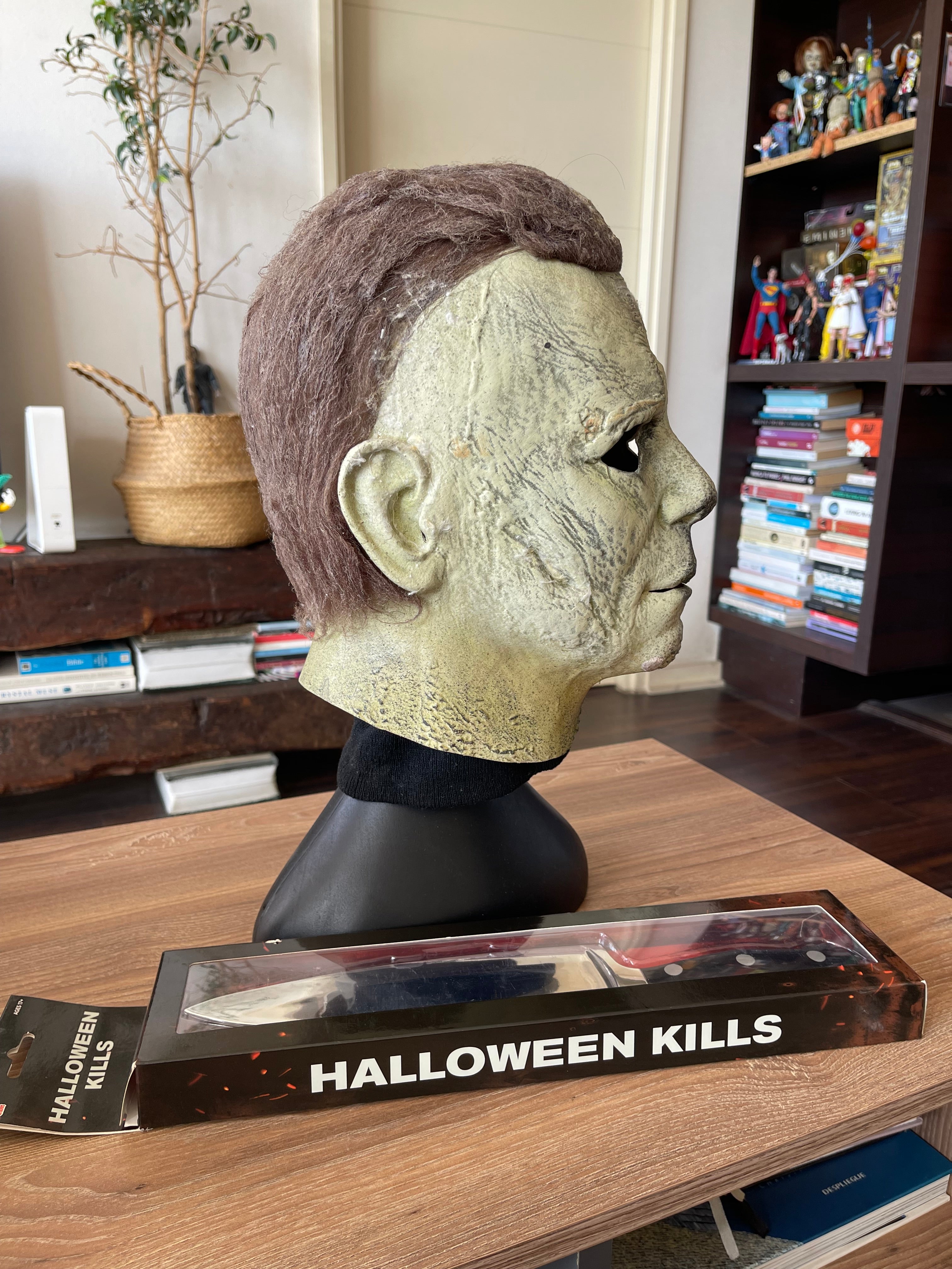 MÁSCARA HALLOWEEN 🎃 KILLS + CUCHILLO 🔪 Y BASE TRICK OR TREAT STUDIOS