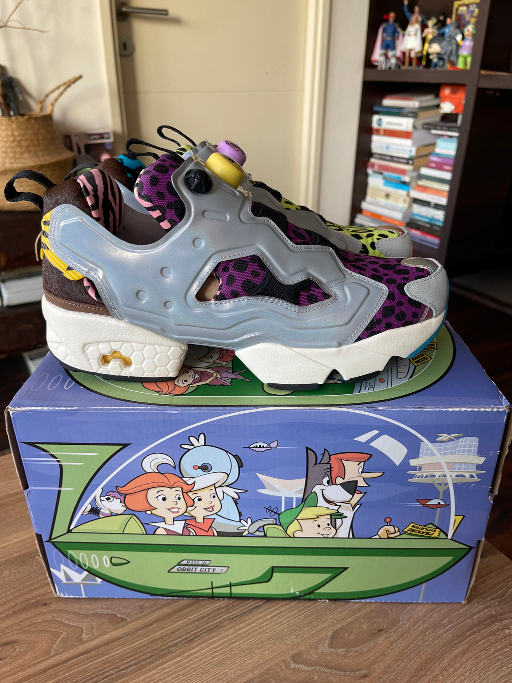 REEBOK INSTAPUMP FURY 94 Colaboración the JETSONS & FLINTSTONES