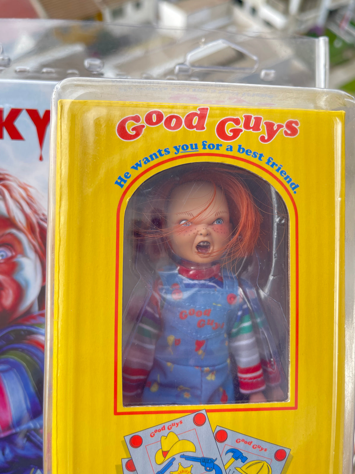 Chucky muñeco NECA Retro Cloth 8" con cuchillo