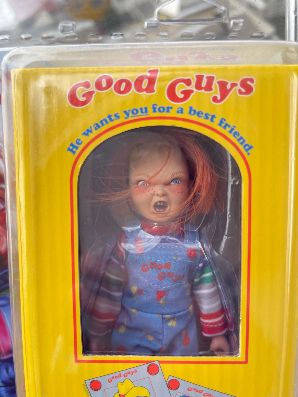 Chucky muñeco NECA Retro Cloth 8" con cuchillo