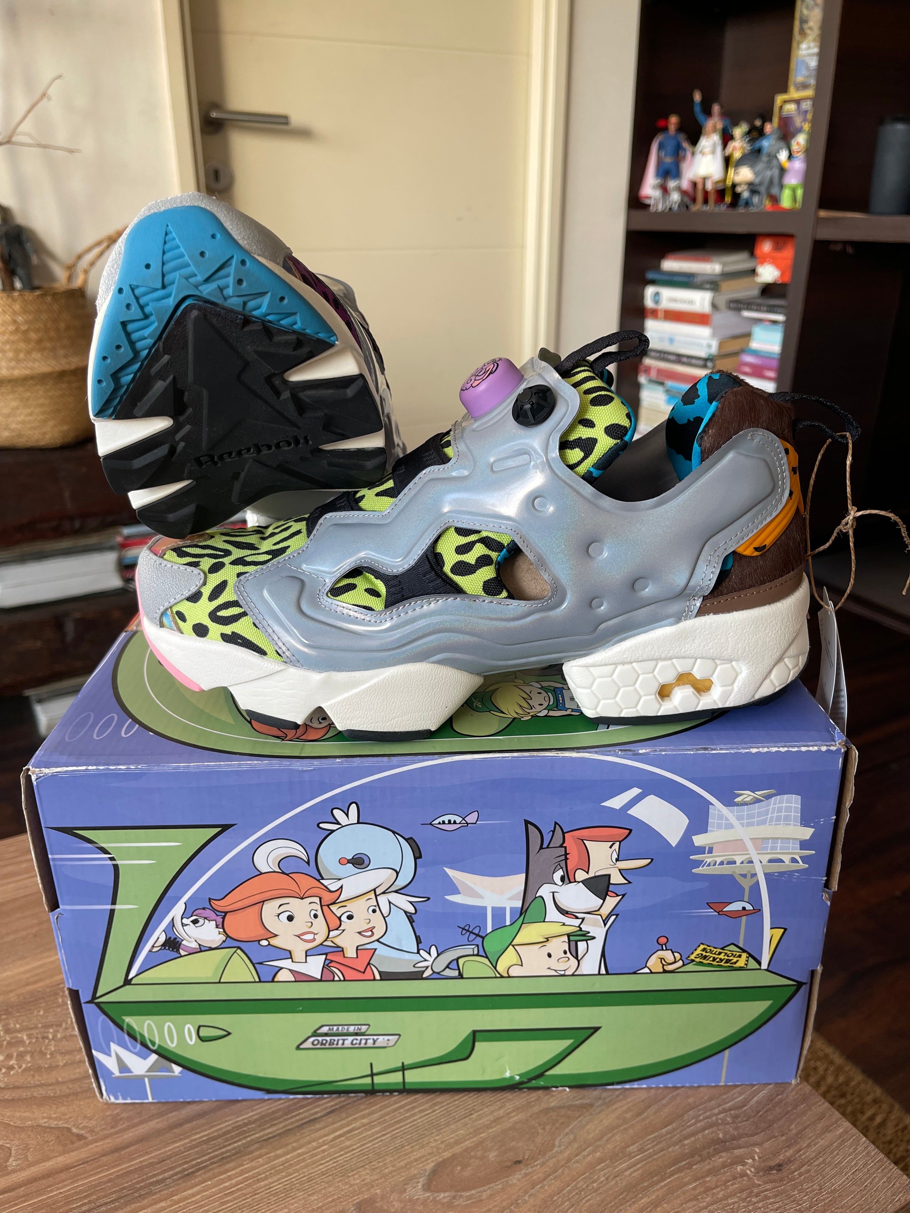 REEBOK INSTAPUMP FURY 94 Colaboración the JETSONS & FLINTSTONES