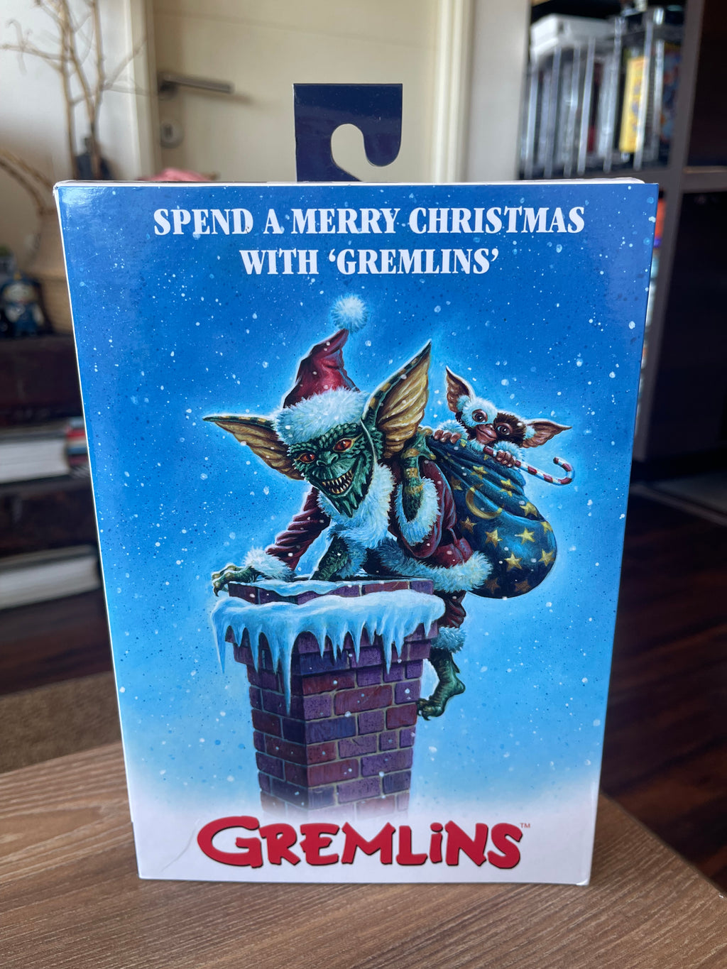 🎄 GREMLINS – SANTA STRIPE: ¡LA NAVIDAD NUNCA FUE TAN MONSTRUOSA! 😈🎁