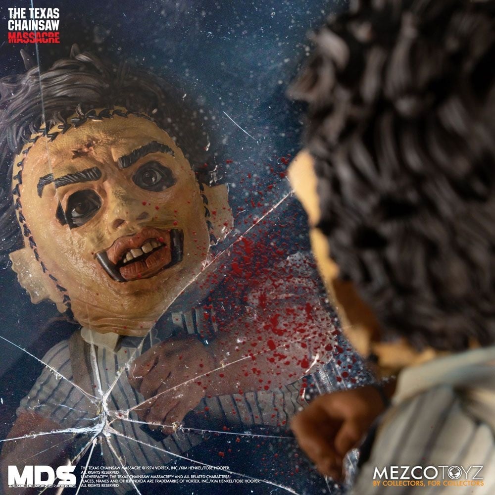 figura Mezco Designer Series (MDS) Leatherface está basada en la versión de 1974