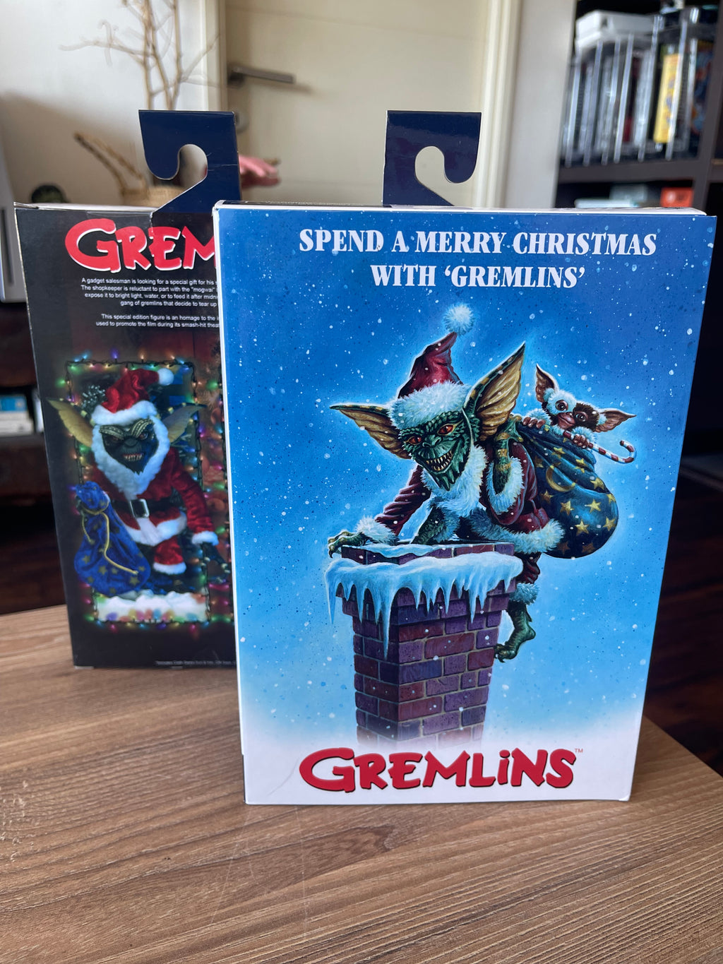 🎄 GREMLINS – SANTA STRIPE: ¡LA NAVIDAD NUNCA FUE TAN MONSTRUOSA! 😈🎁