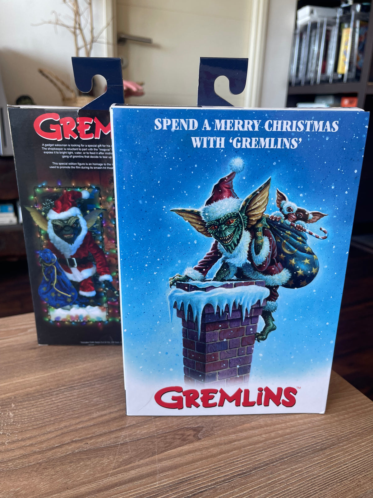 🎄 GREMLINS – SANTA STRIPE: ¡LA NAVIDAD NUNCA FUE TAN MONSTRUOSA! 😈🎁