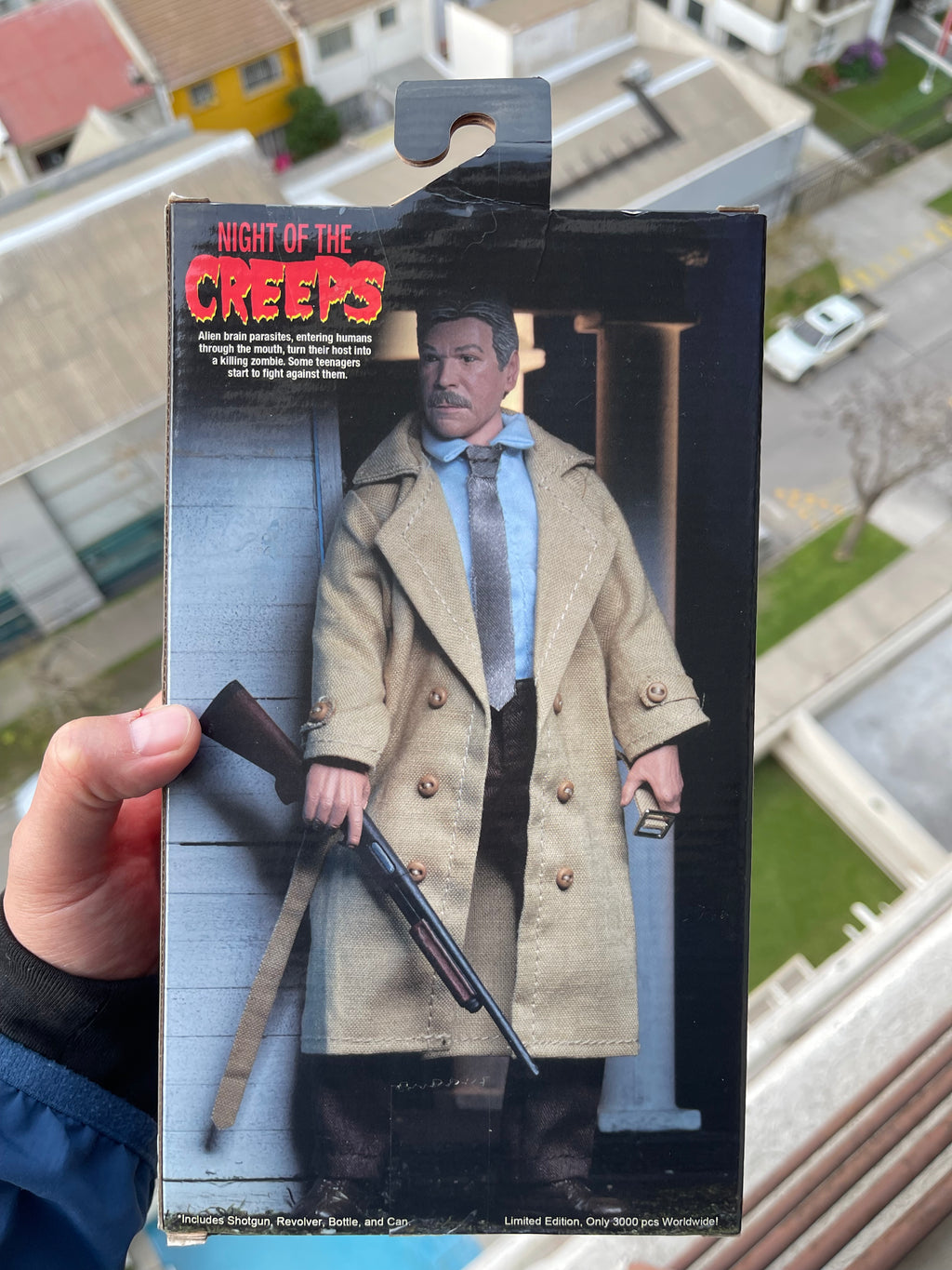 🕵️‍♂️🧟 NIGHT OF THE CREEPS – DETECTIVE RAY CAMERON NECA RETRO CLOTH 8” 🔥