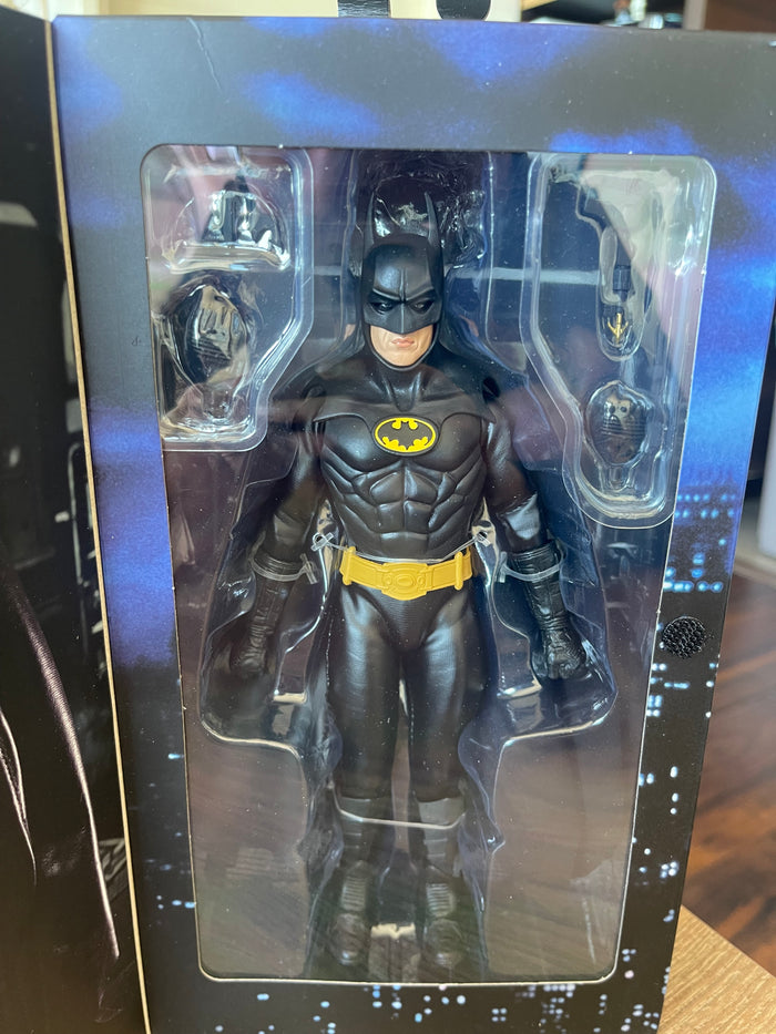🦇 BATMAN RETURNS (1992) – BATMAN RETRO CLOTH | NECA 🦇