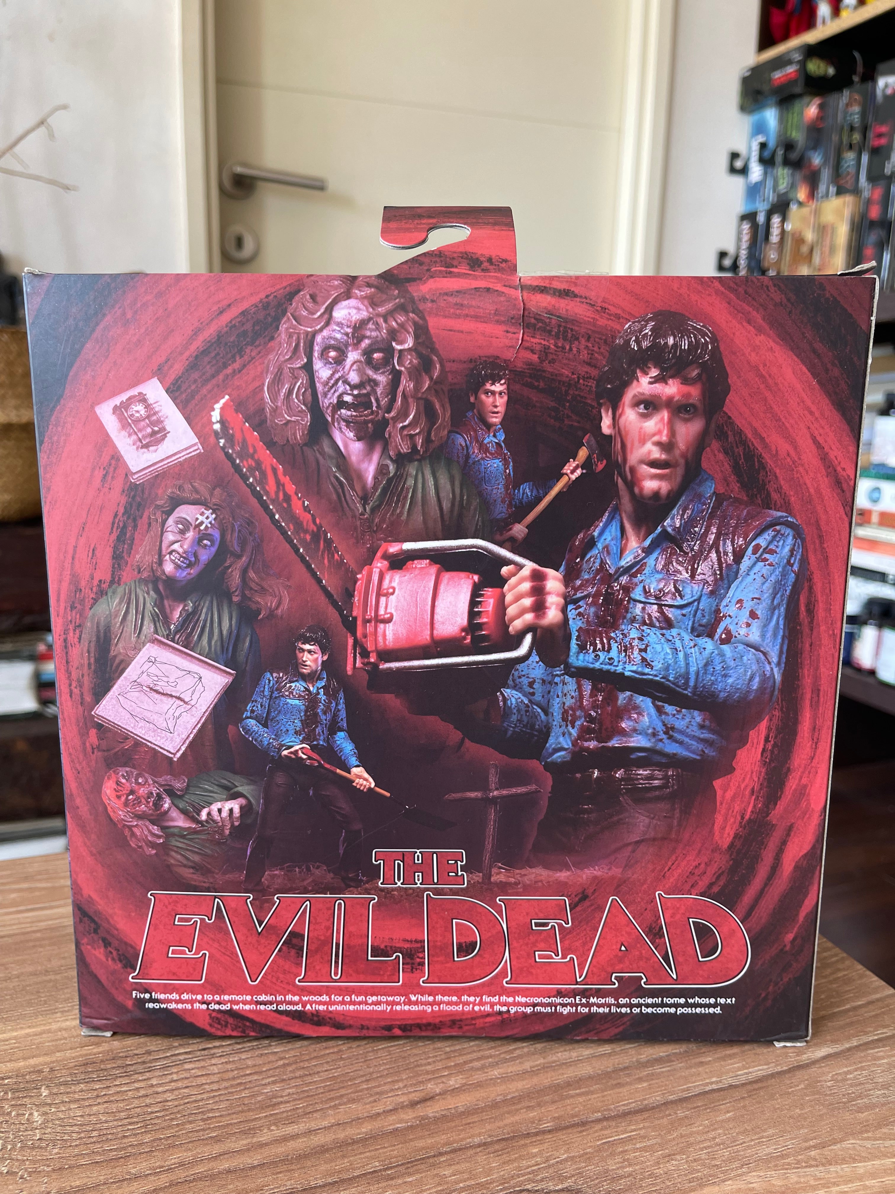 Neca – Ultimate Bloody Ash &amp; Cheryl Williams – Evil Dead 7"