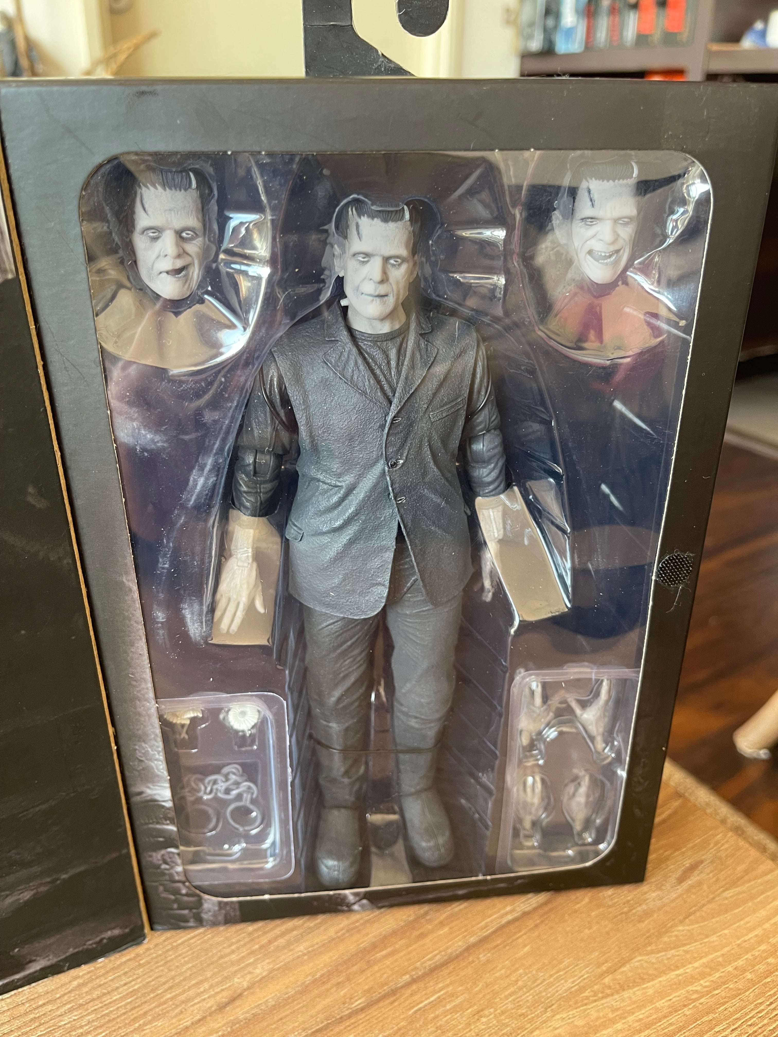 NECA ULTIMATE Universal Monsters Figura Ultimate Frankenstein's