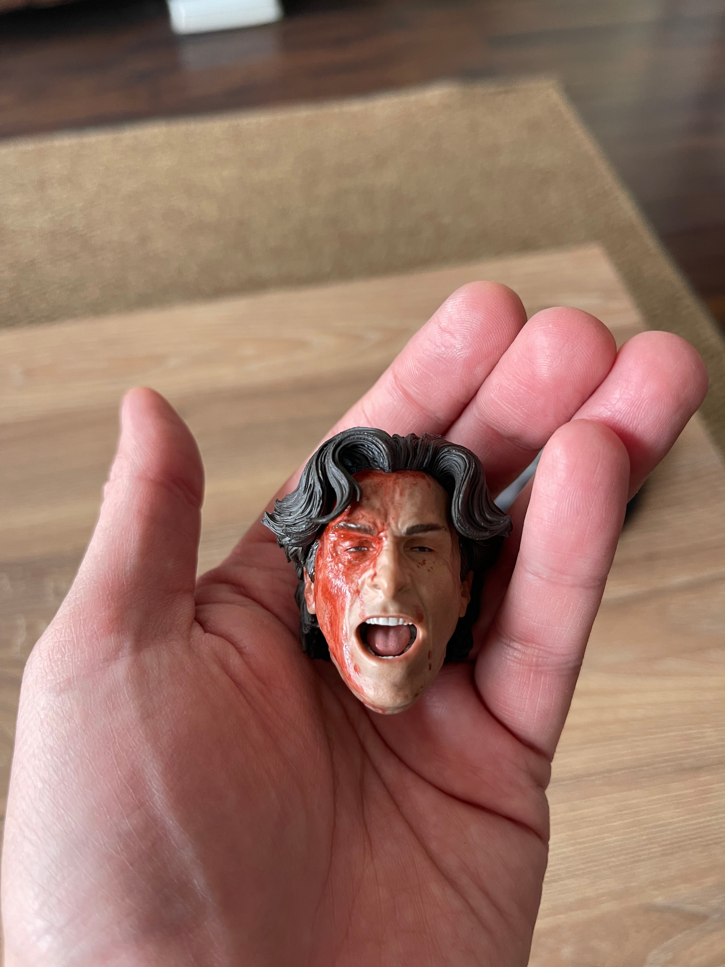 Patrick Bateman - American Psycho Película lanzada el año 2000 
| Iconiq Studios | Escala 1/6