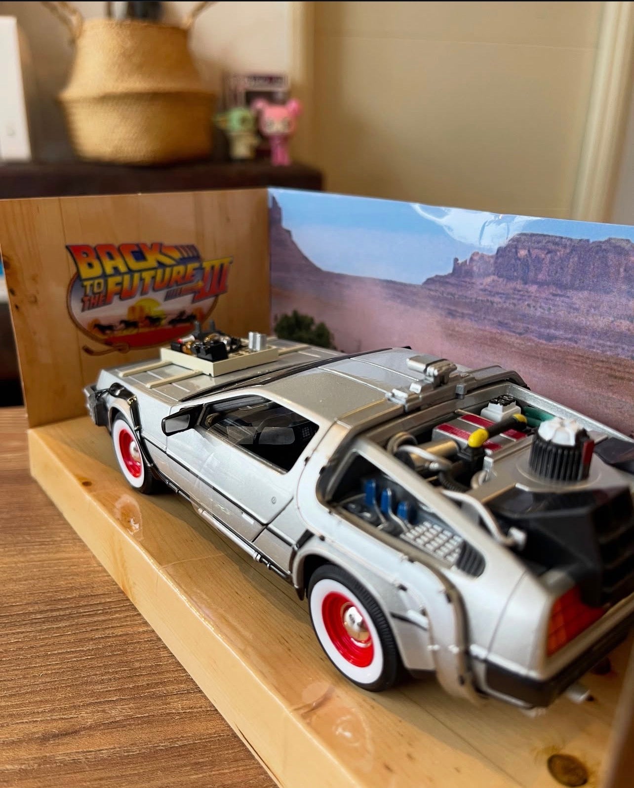 DeLorean Time Machine back to the future III Escala 1:24 DIE CAST WELLY