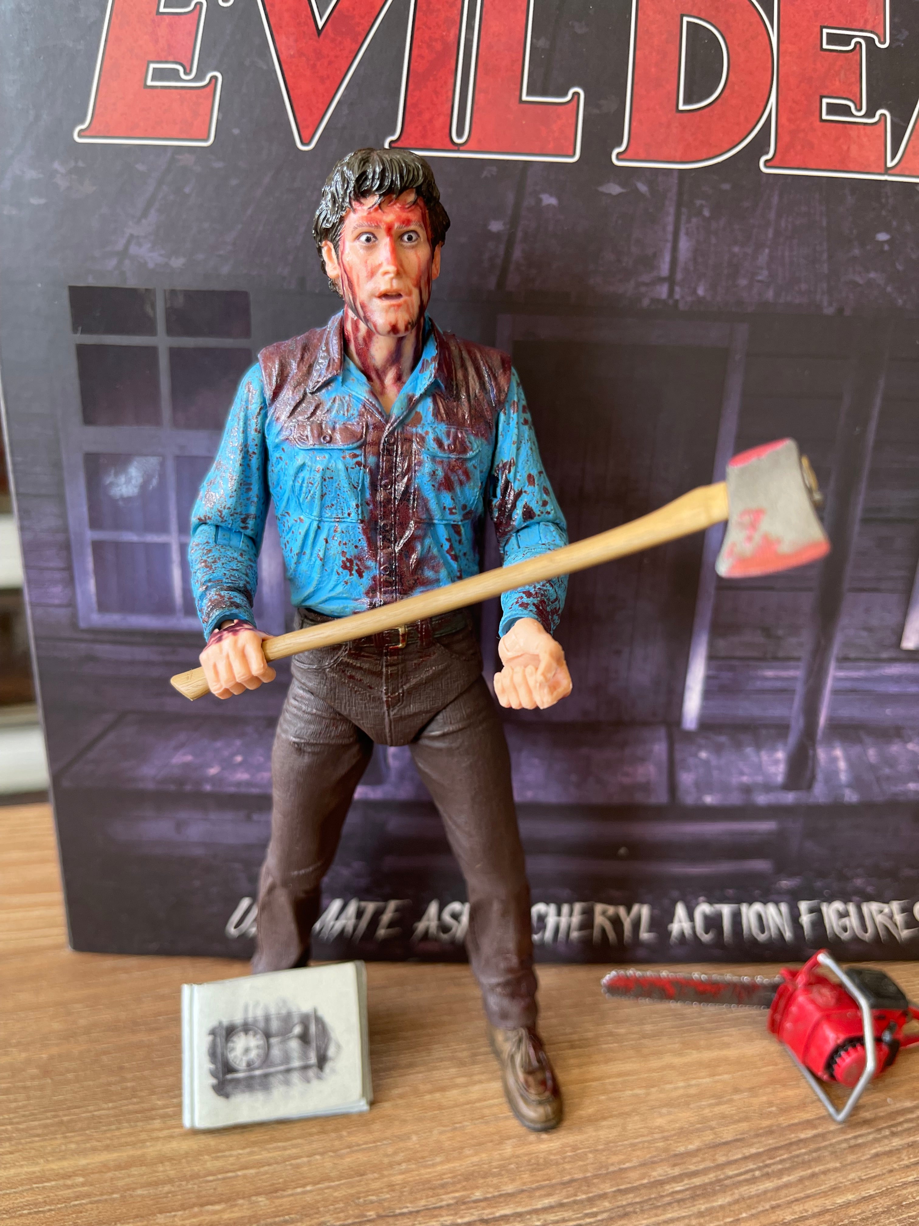 Neca – Ultimate Bloody Ash &amp; Cheryl Williams – Evil Dead 7"