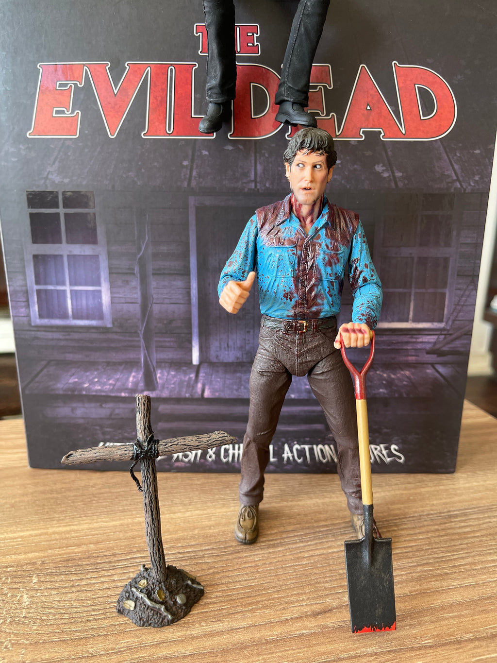 Neca – Ultimate Bloody Ash &amp; Cheryl Williams – Evil Dead 7"