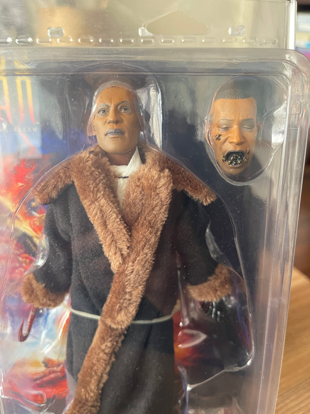 🐝🔪 CANDYMAN – NECA RETRO CLOTH 🔪🐝