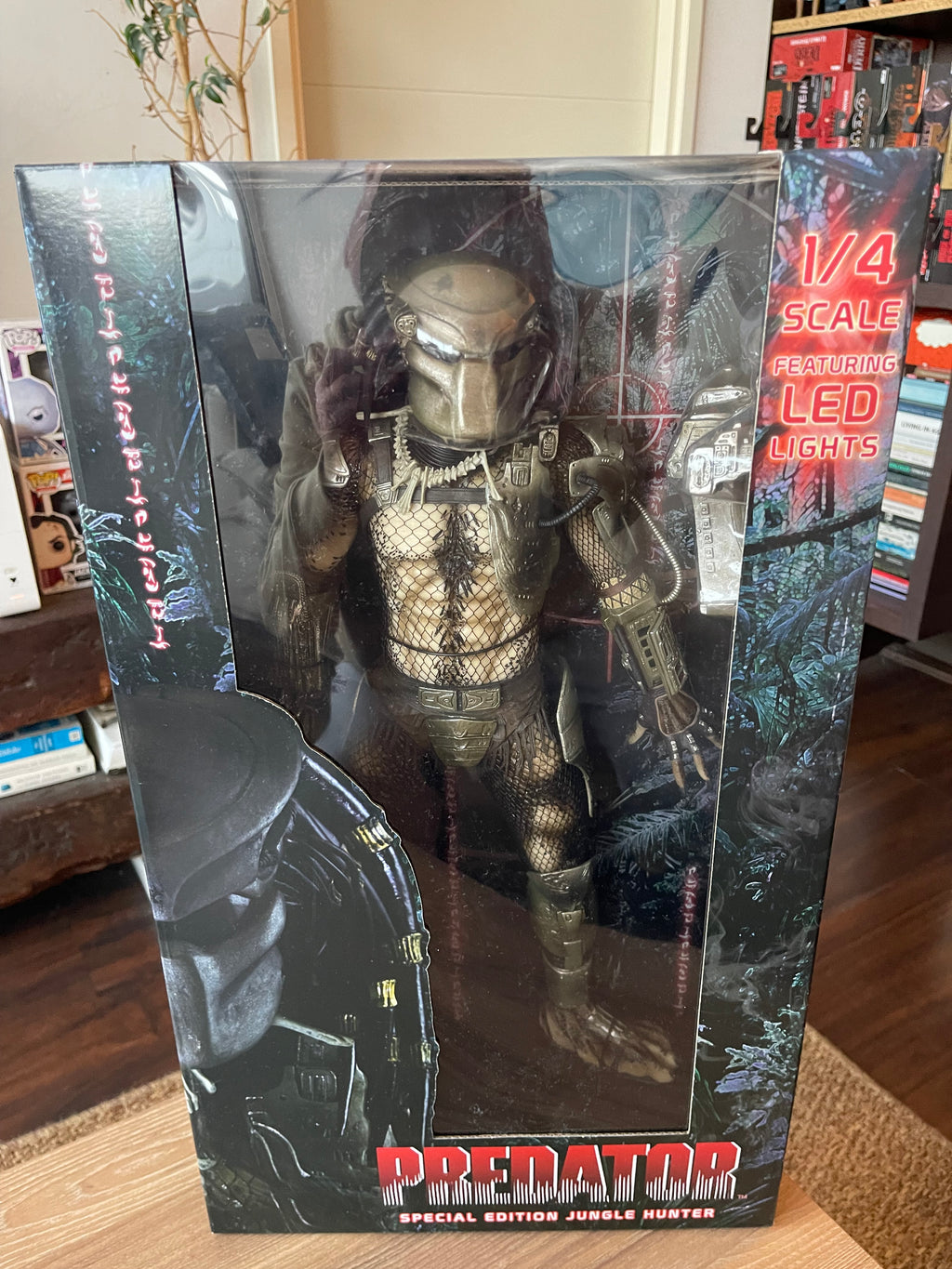 figura NECA Predator Jungle Hunter 1/4 Scale con LED