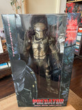 figura NECA Predator Jungle Hunter 1/4 Scale con LED