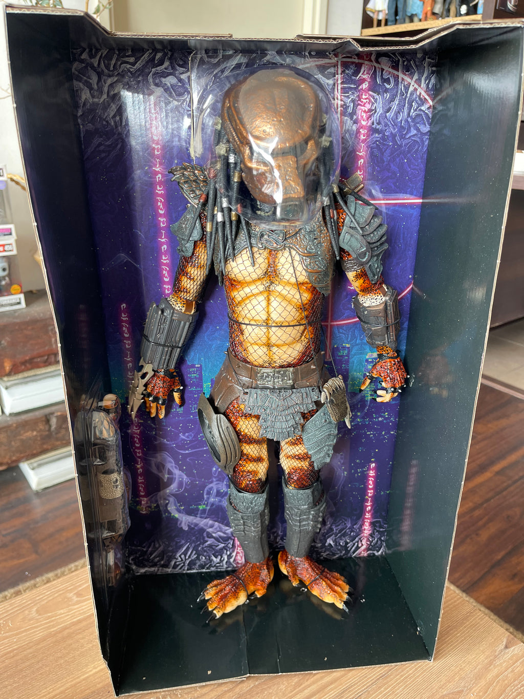 NECA Predator 2 City Hunter 1/4 Scale con LED