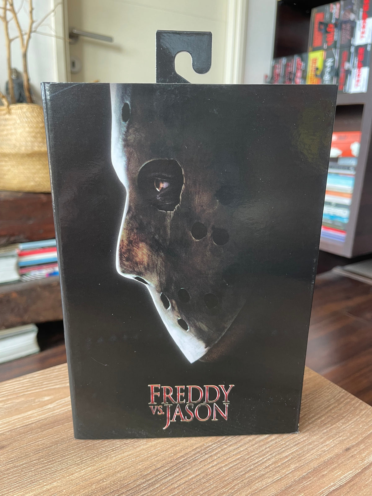 NECA Freddy vs Jason: Ultimate Jason 7″ Scale Action Figure Edicion 2019