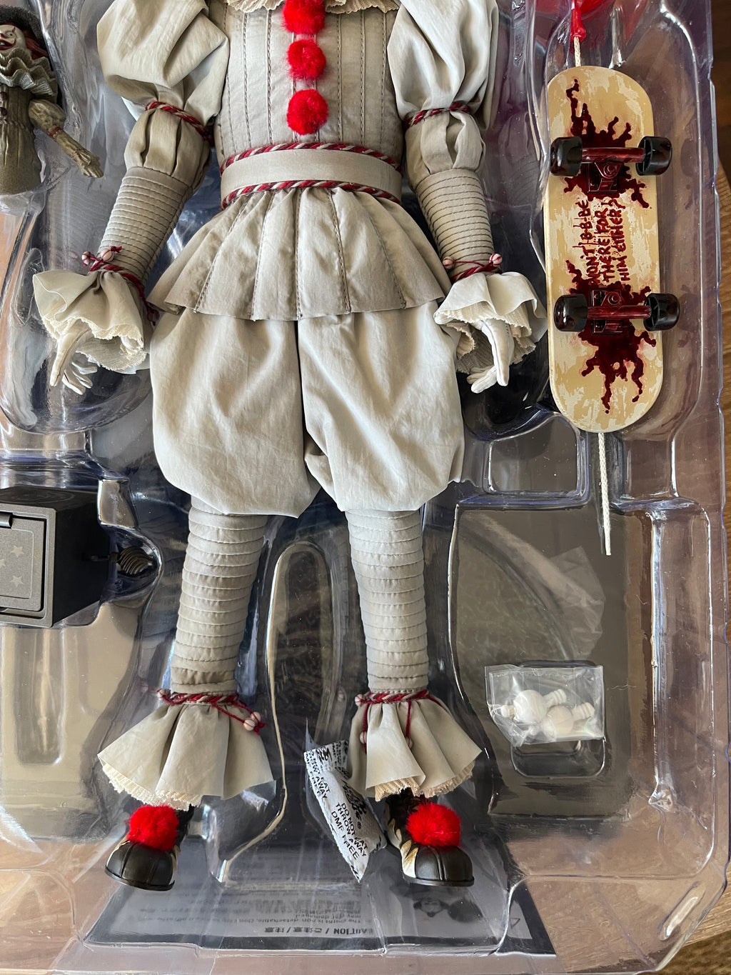 🎈🤡 IT (2017) – PENNYWISE 1/6 HOT TOYS 🤡🎈