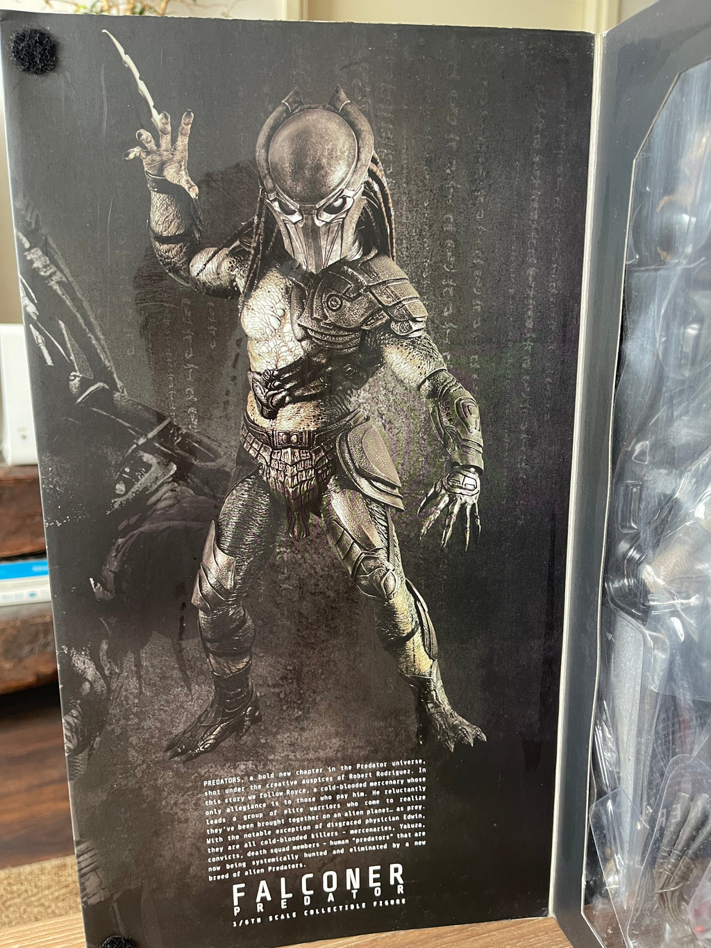 Predator FALCONER MMS137 Hot Toys (Edición 2011)