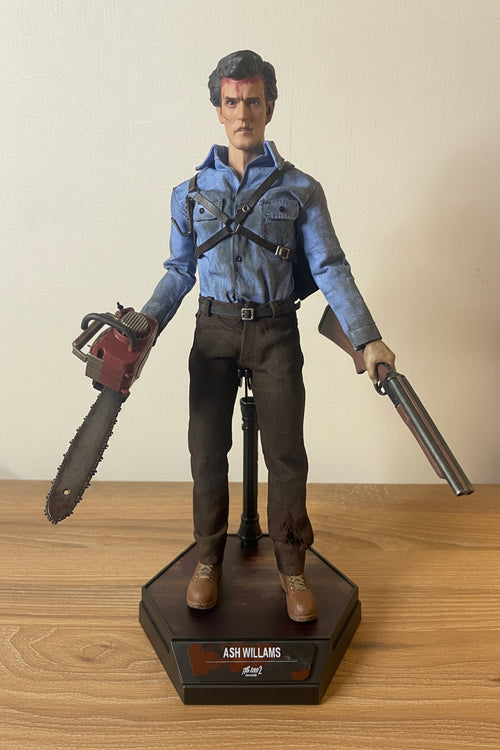 Ash Williams “The Evil Dead” 1/6 THE ASMUS COLLECTIBLES EDICIÓN (2014)