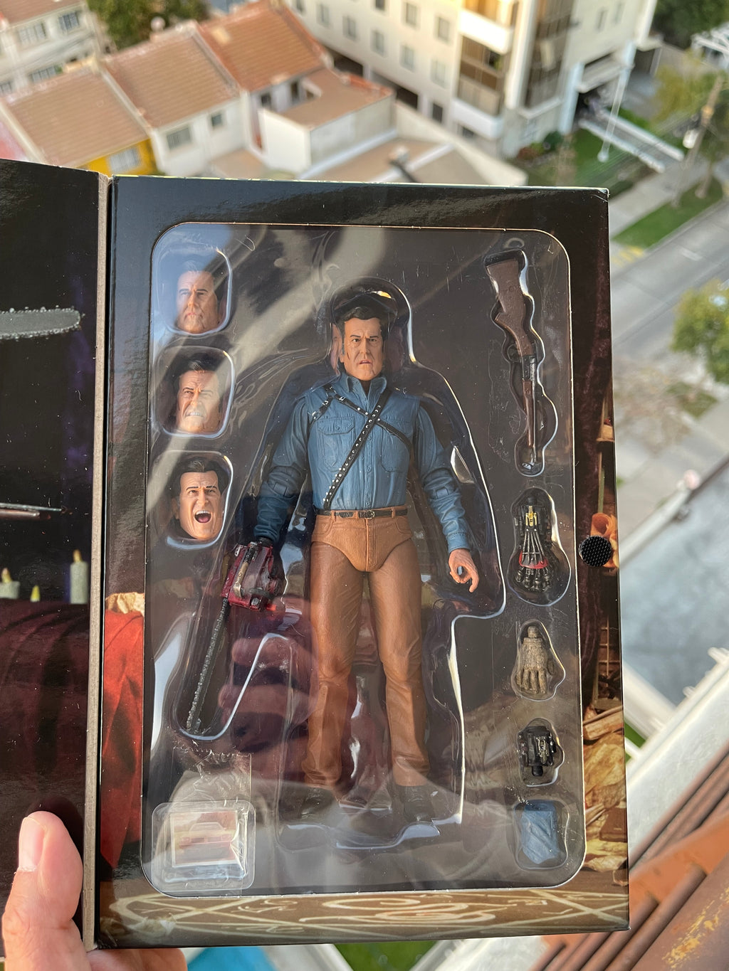 Ash vs Evil Dead (Ash Williams) Caja 3D Neca Ultimate