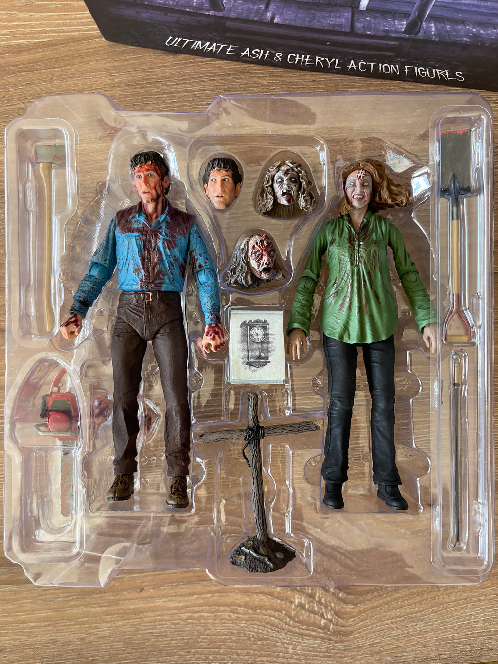 Neca – Ultimate Bloody Ash &amp; Cheryl Williams – Evil Dead 7"