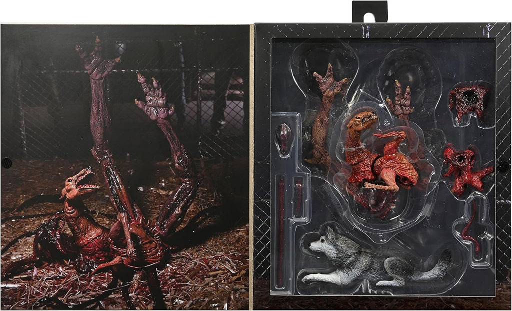 The Thing Deluxe Neca Ultimate Dog Creature