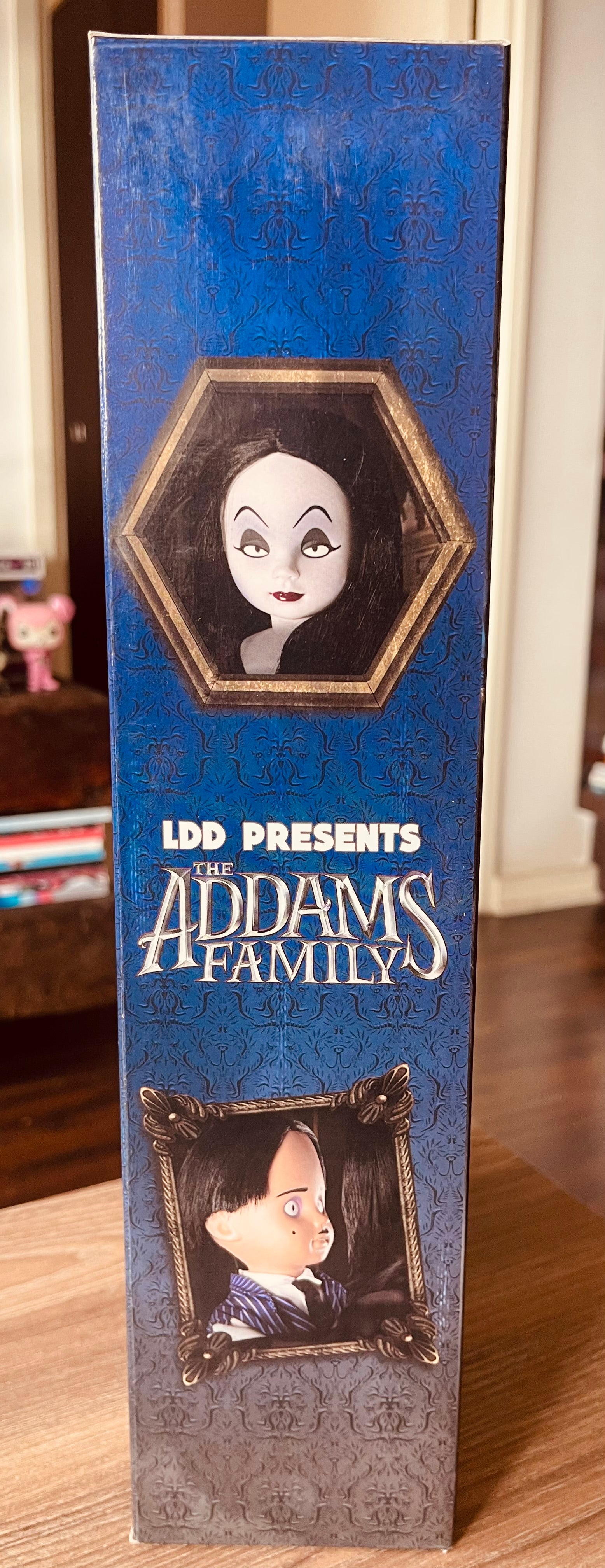The Addams Family- Gómez & Morticia escala 1/6 MEZCO de la línea LLD