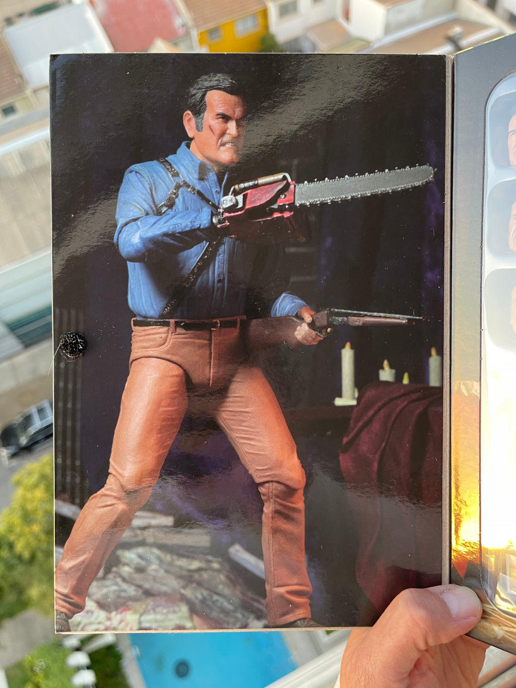 Ash vs Evil Dead (Ash Williams) Caja 3D Neca Ultimate