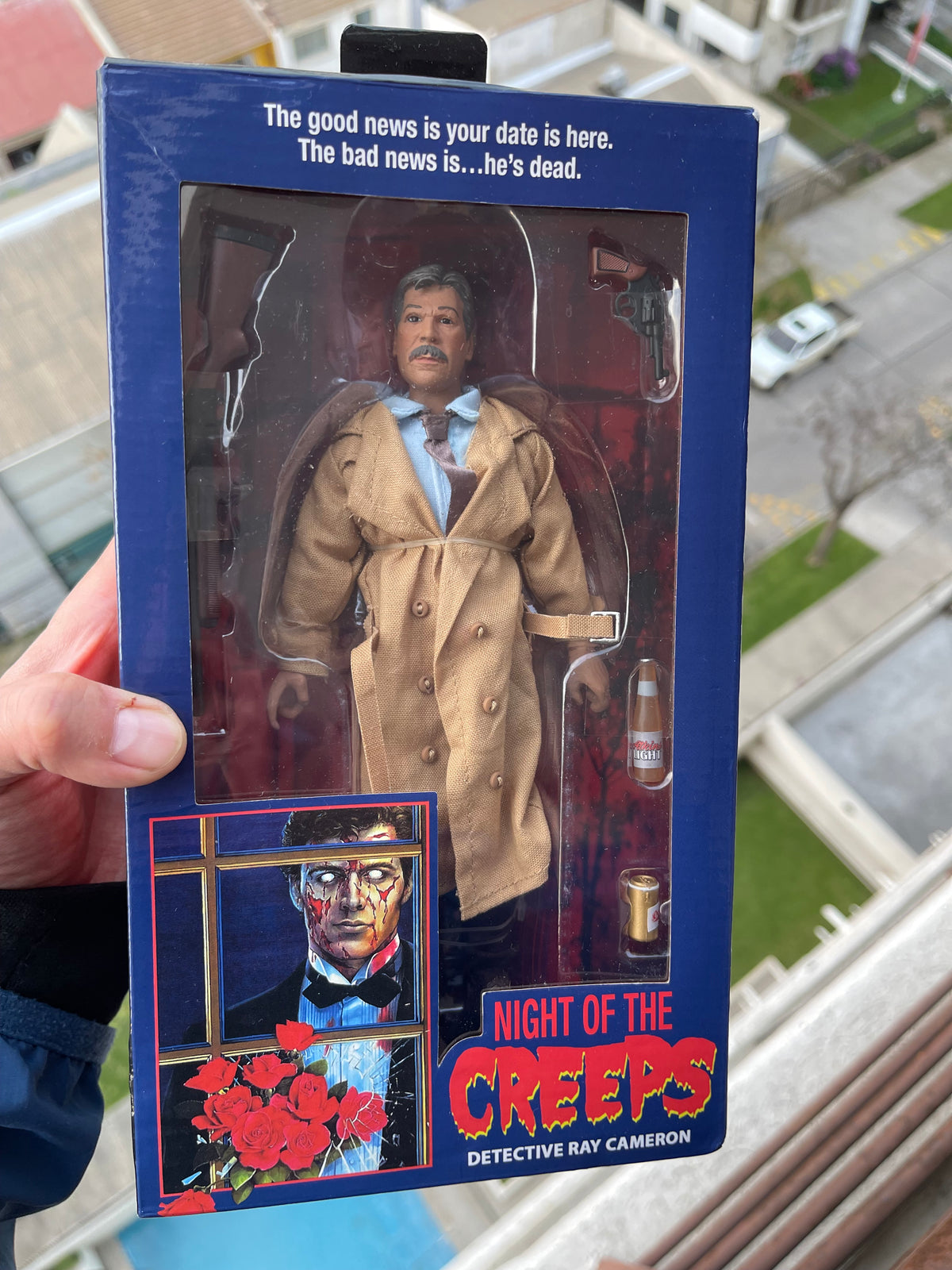 🕵️‍♂️🧟 NIGHT OF THE CREEPS – DETECTIVE RAY CAMERON NECA RETRO CLOTH 8” 🔥