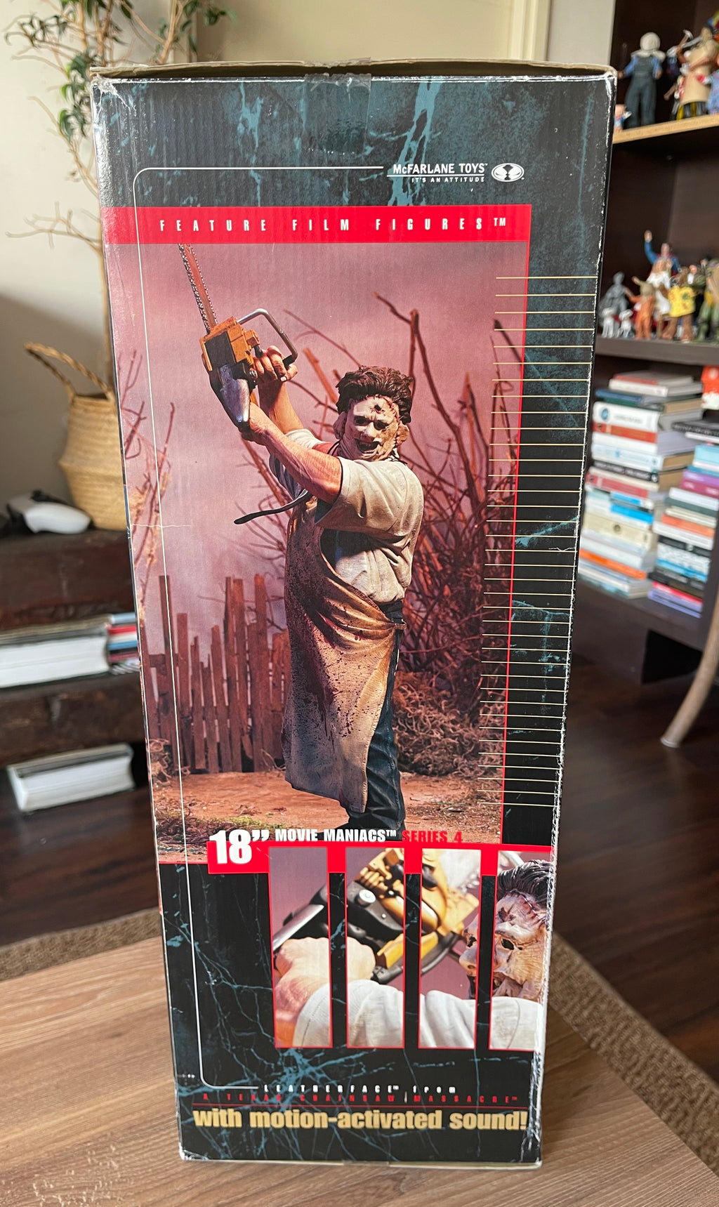 LEATHERFACE MOVIE MANIACS SERIES 4 ESCALA 1/4 18” PULGADAS CON SONIDO Y SENSOR DE SONIDO AÑO 2001