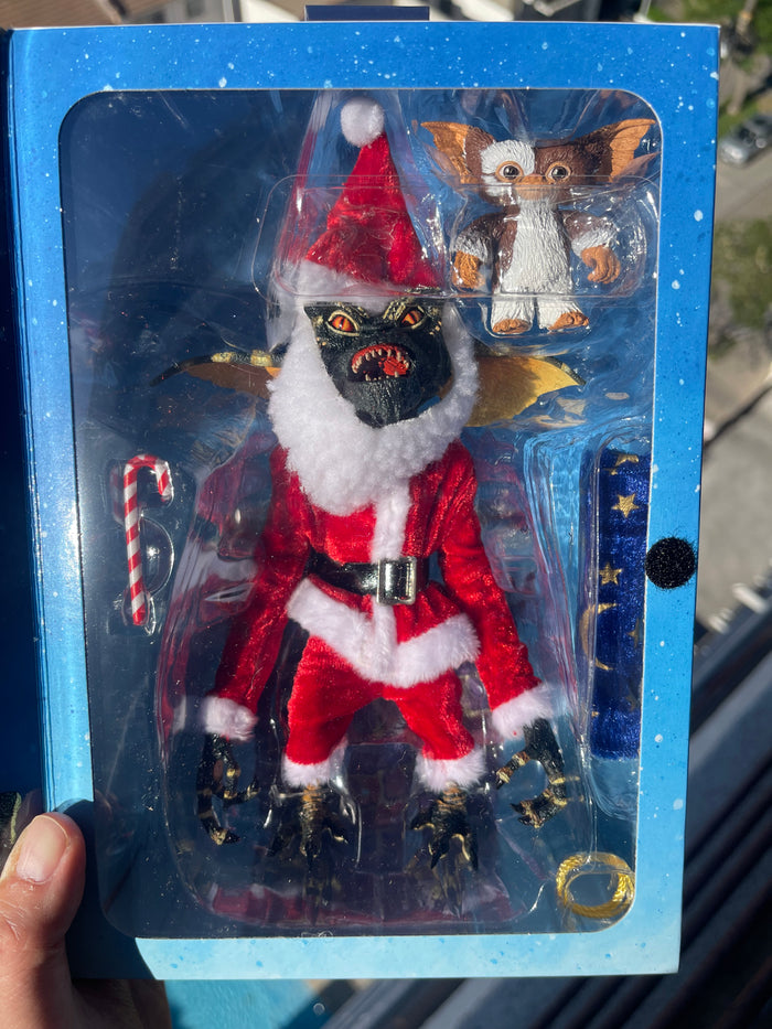 🎄 GREMLINS – SANTA STRIPE: ¡LA NAVIDAD NUNCA FUE TAN MONSTRUOSA! 😈🎁