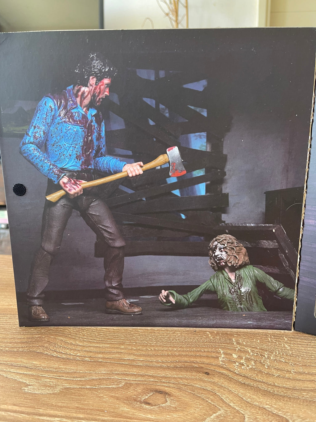 Neca – Ultimate Bloody Ash &amp; Cheryl Williams – Evil Dead 7"