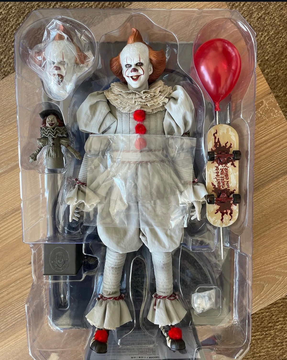 🎈🤡 IT (2017) – PENNYWISE 1/6 HOT TOYS 🤡🎈
