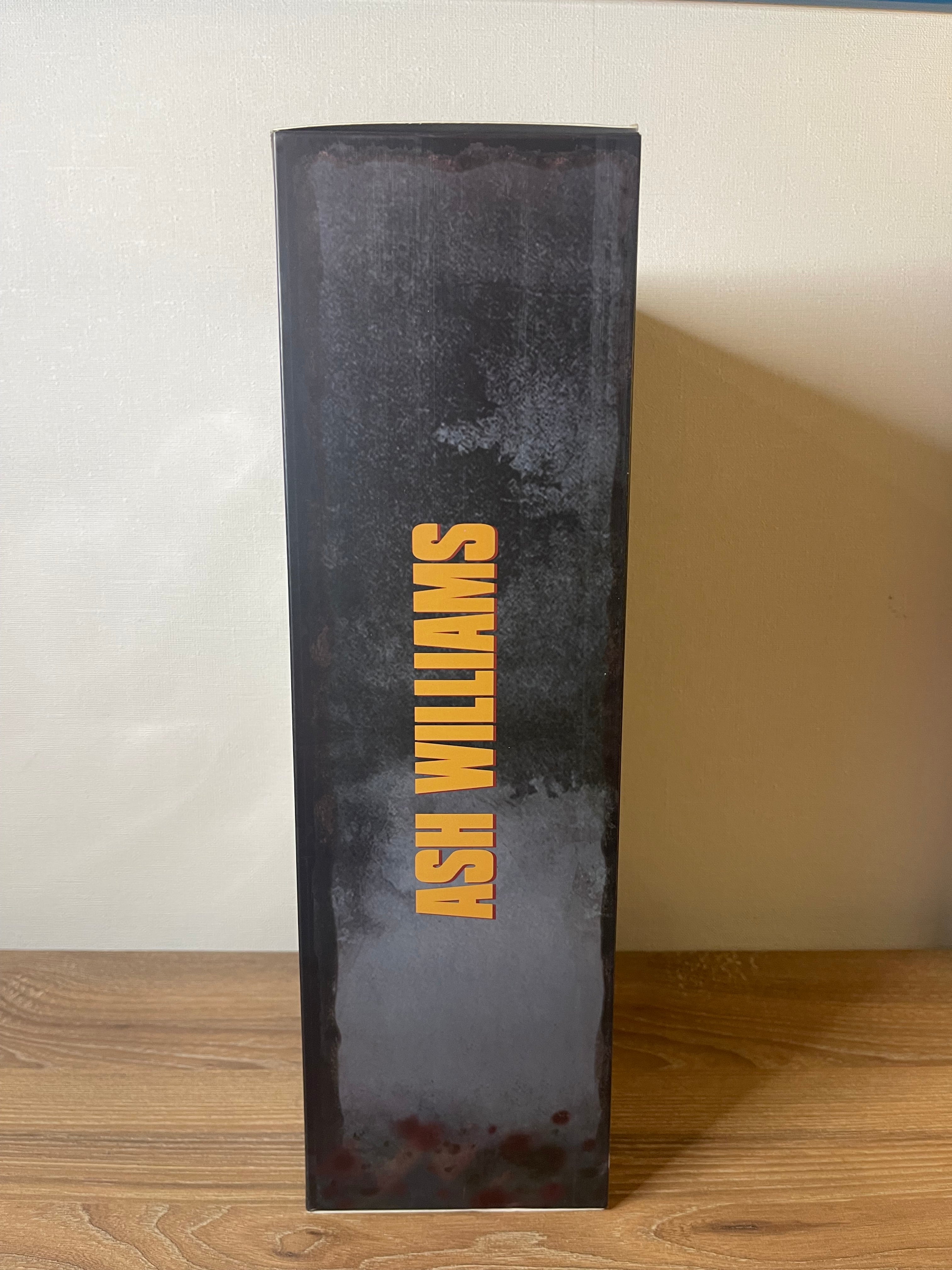 Ash Williams “The Evil Dead” 1/6 THE ASMUS COLLECTIBLES EDICIÓN (2014)