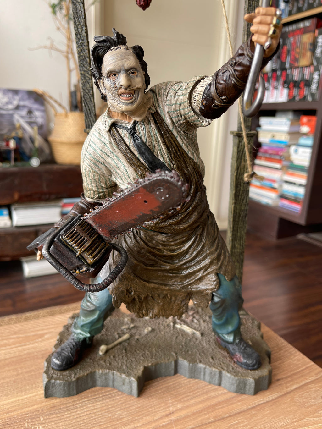 🪚 Leatherface – McFarlane Movie Maniacs Series 6 (escala 1/6)