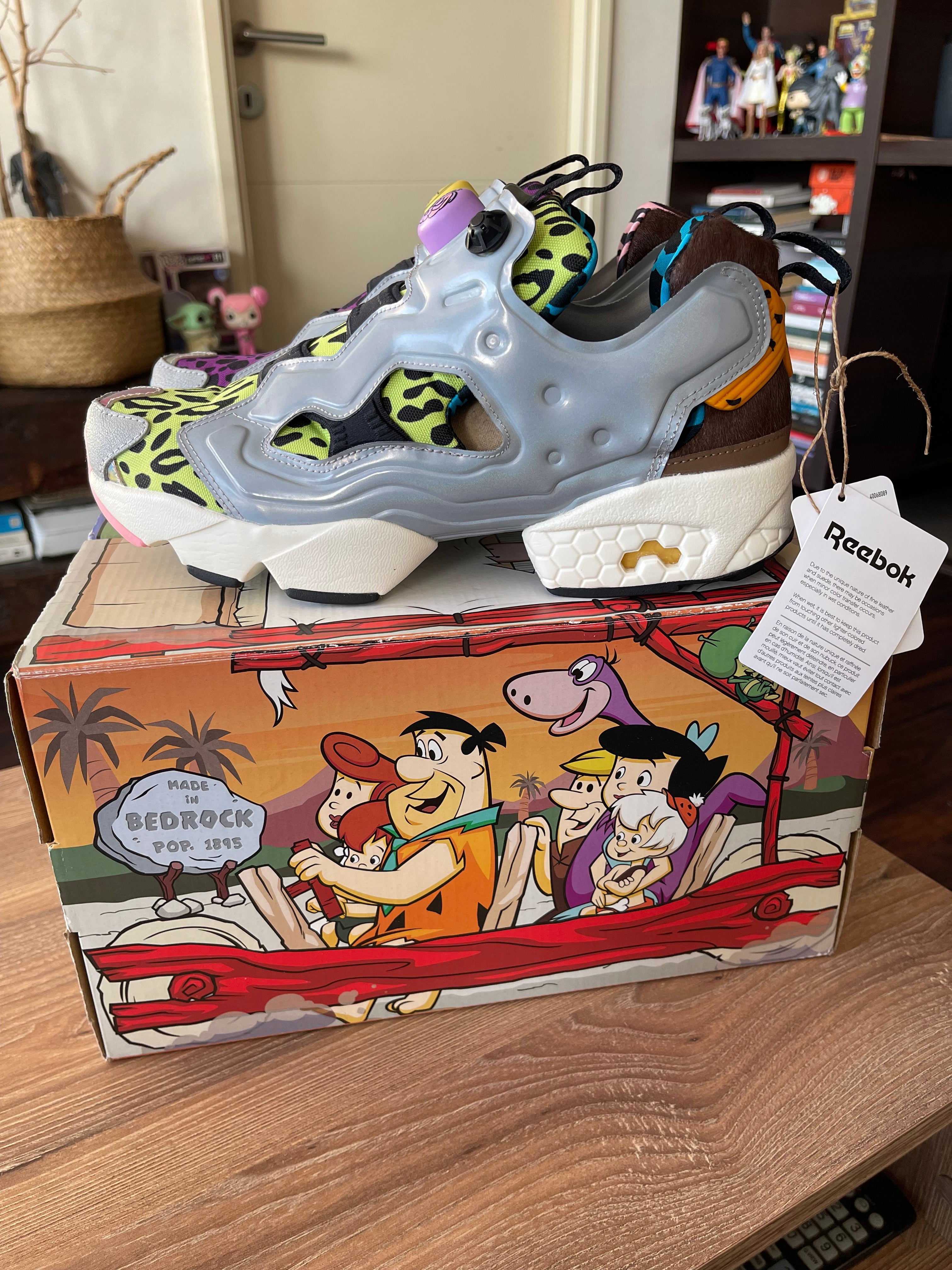 REEBOK INSTAPUMP FURY 94 Colaboración the JETSONS & FLINTSTONES