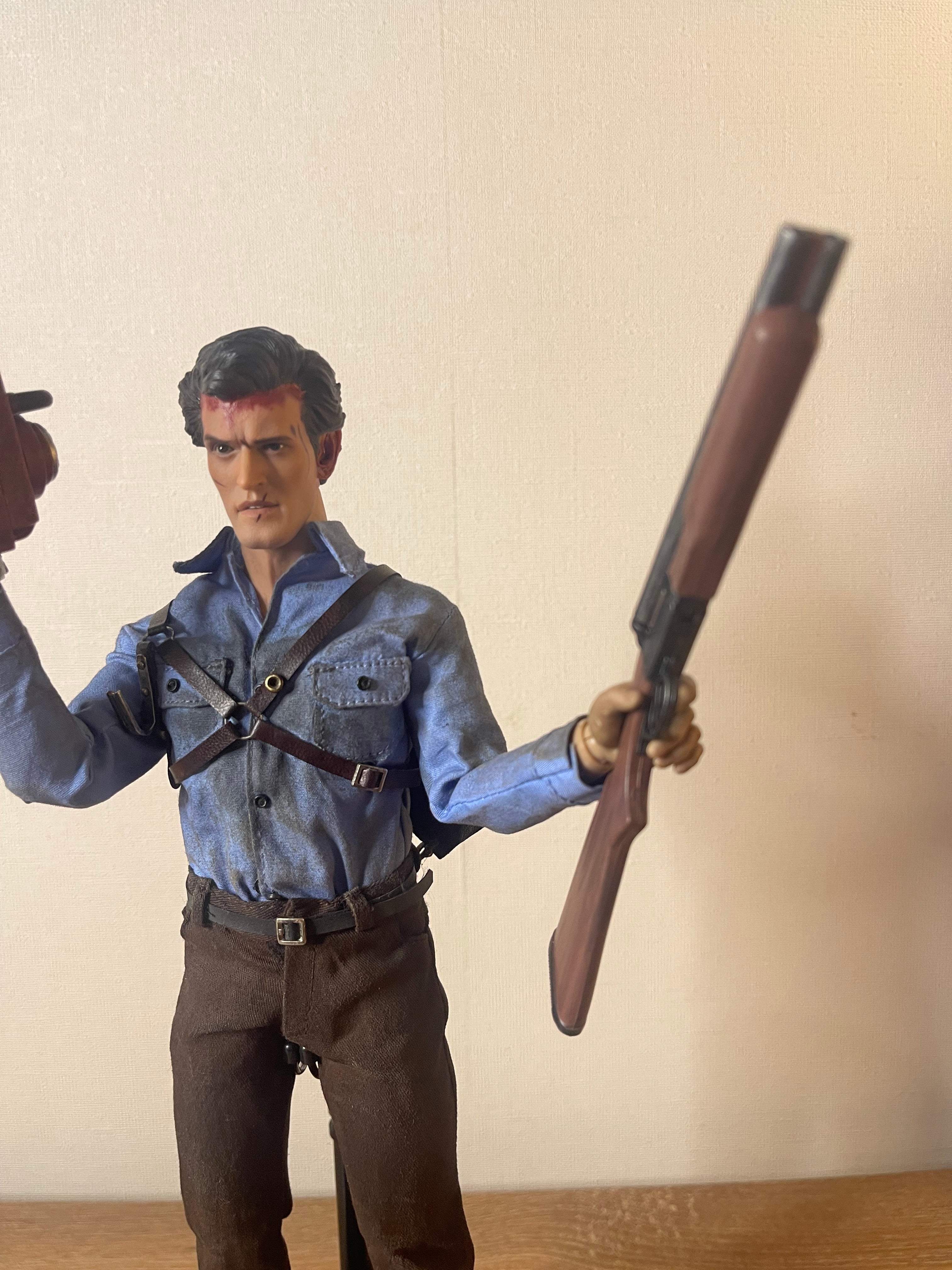 Ash Williams “The Evil Dead” 1/6 THE ASMUS COLLECTIBLES EDICIÓN (2014)