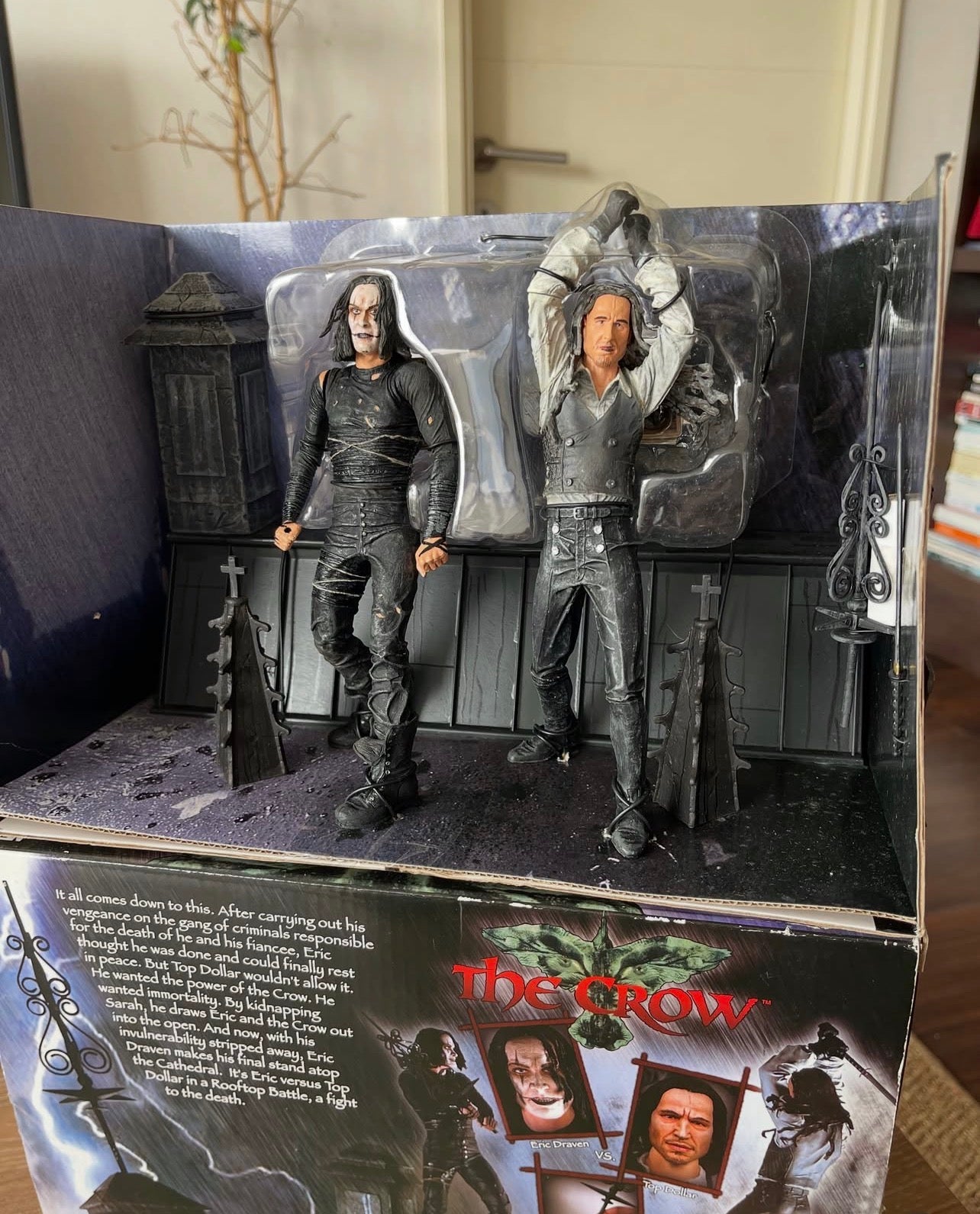 NECA Cult Classics – The Crow: Eric Draven vs Top Dollar