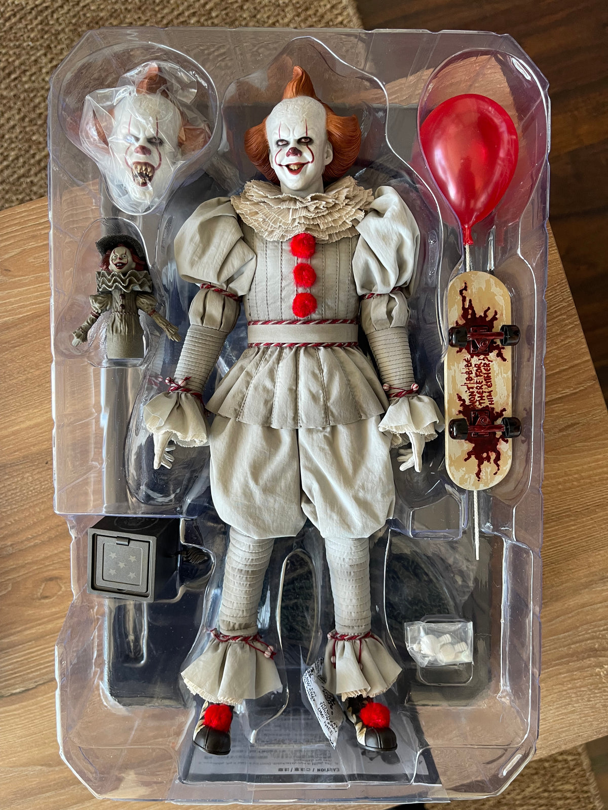 🎈🤡 IT (2017) – PENNYWISE 1/6 HOT TOYS 🤡🎈