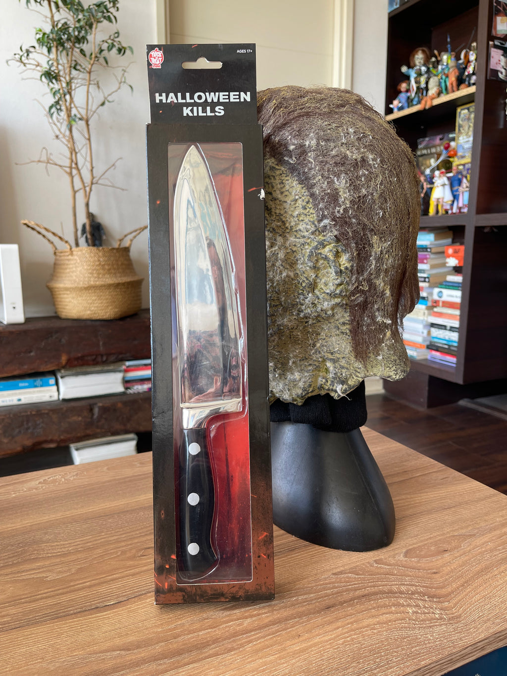 MÁSCARA HALLOWEEN 🎃 KILLS + CUCHILLO 🔪 Y BASE TRICK OR TREAT STUDIOS