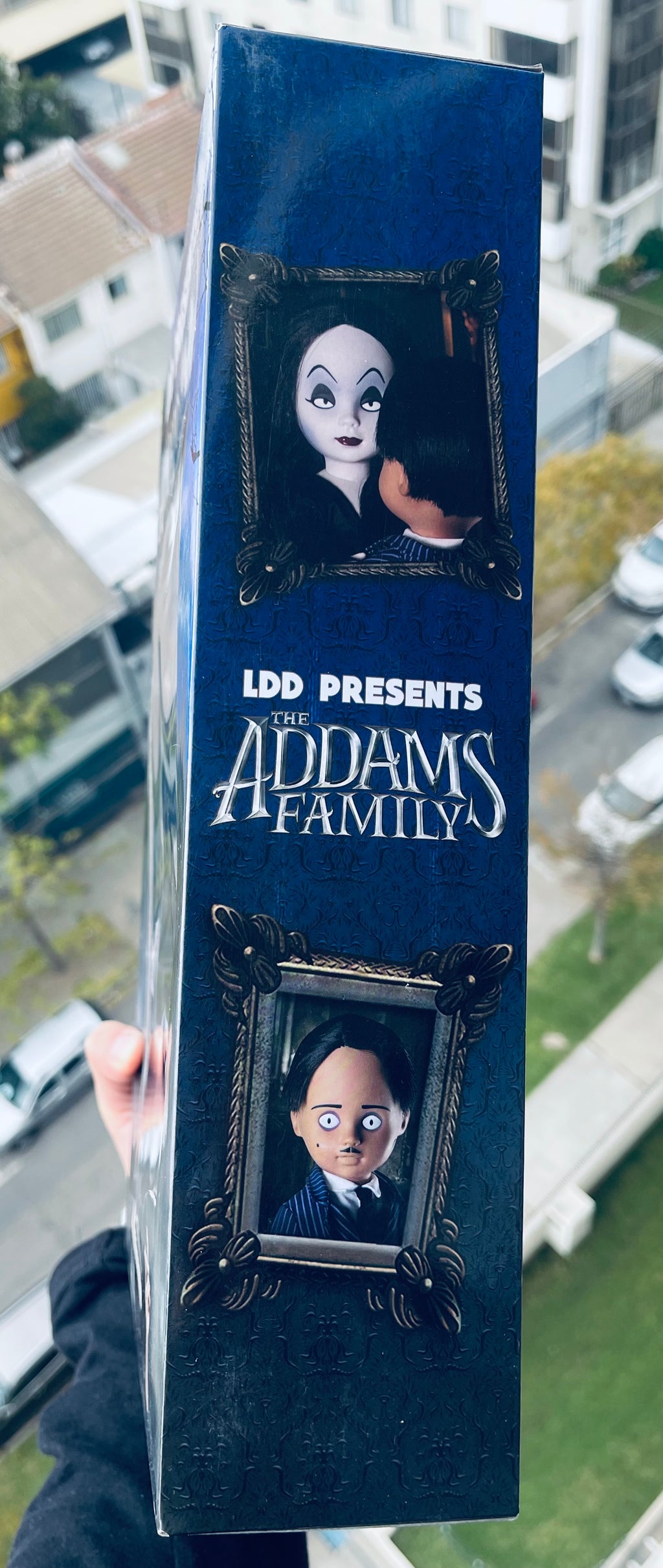 The Addams Family- Gómez & Morticia escala 1/6 MEZCO de la línea LLD
